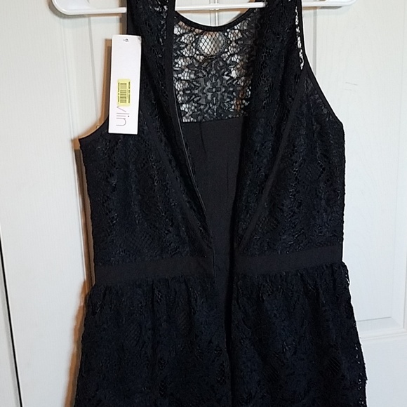 Black lace dress - Picture 2 of 4